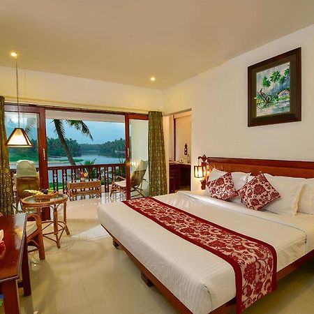 Beach And Lake Ayurvedic Resort, Kovalam Buitenkant foto