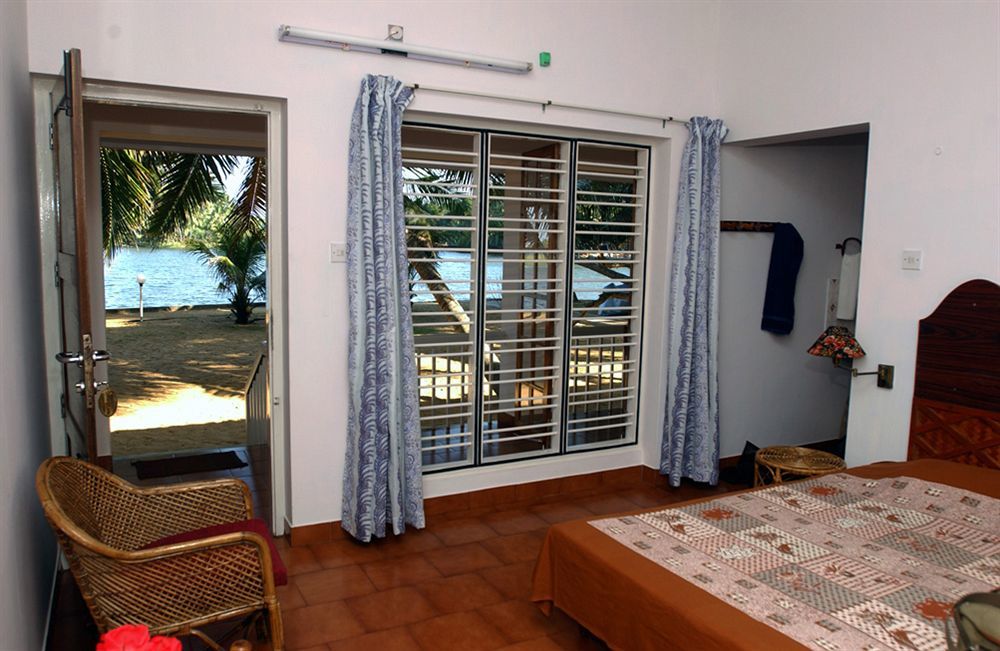 Beach And Lake Ayurvedic Resort, Kovalam Buitenkant foto